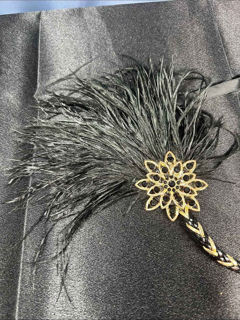 This is a vintage-style 1920s Flapper Headband - Picture 2 of 6